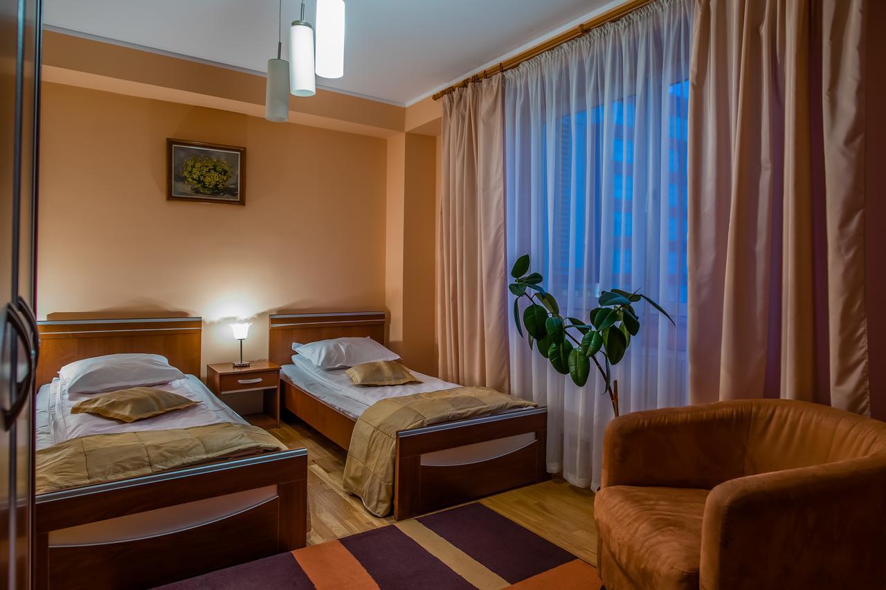 Hotel Maria Rădăuţi Extérieur photo